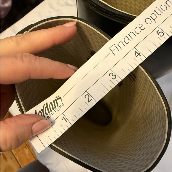 Hunter Classic Black Gloss Waterproof Rain Boots - Picture 7 of 9